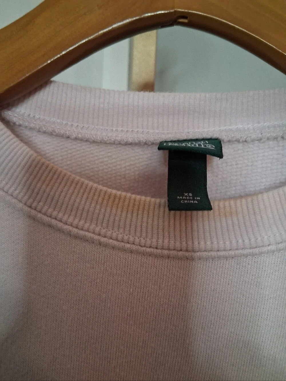 2/$5 - Wild Fable Le Mont Blanc Oversized Sweatshirt XS - Picture 3 of 5